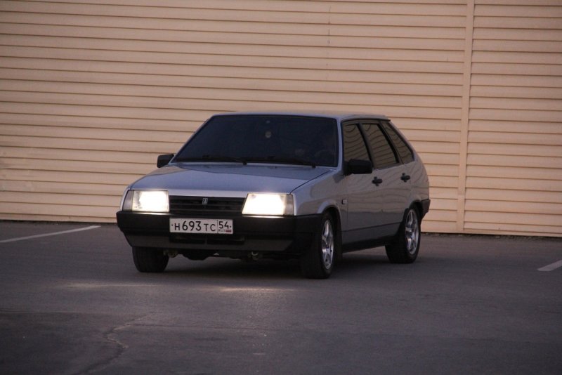 Машина Лада 9ка