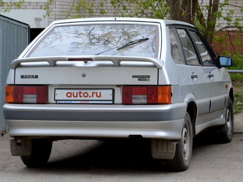 ВАЗ 2114 вид сзади