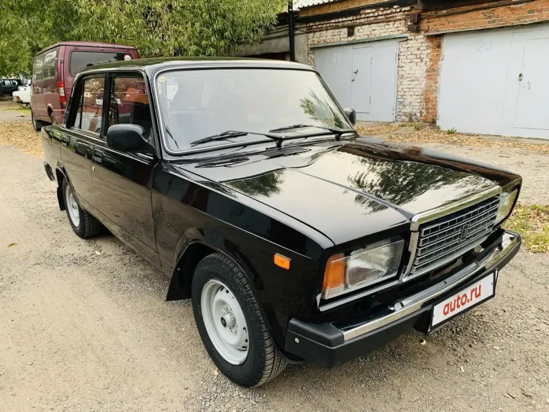 ВАЗ 2107 черная Сток