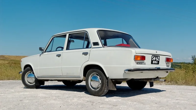 ВАЗ-21011 Жигули. Белая
