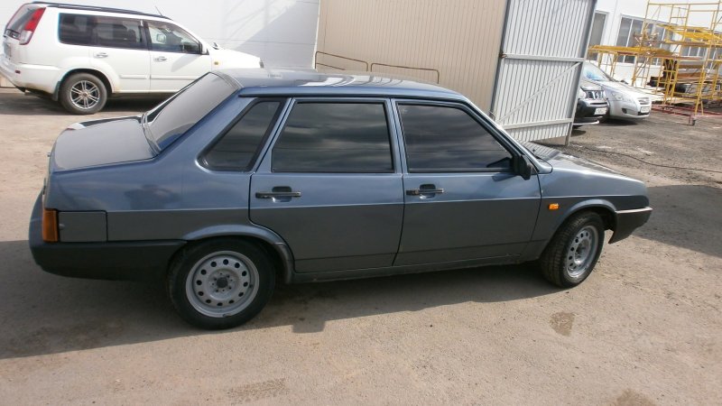 ВАЗ 21099 темно серая