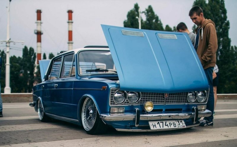 Тюнингованная ВАЗ 2103