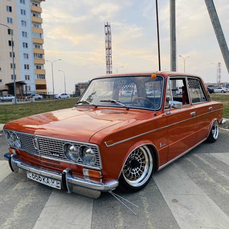 Тюнингованная ВАЗ 2103