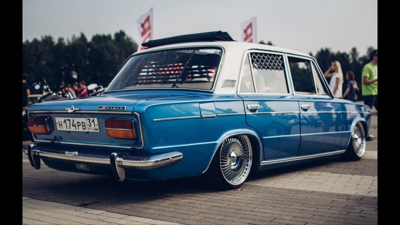 ВАЗ 2103 стенс голубая