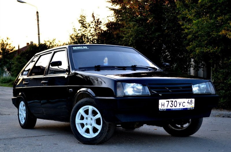 Машина Лада 9ка