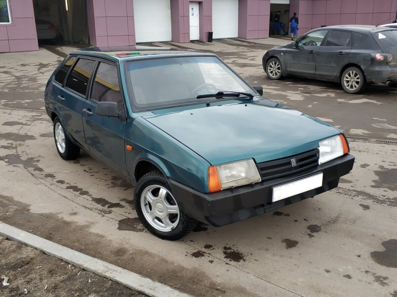 ВАЗ 21093 зеленая