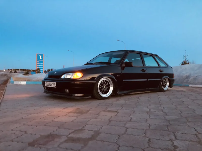 Lada 2114 stance