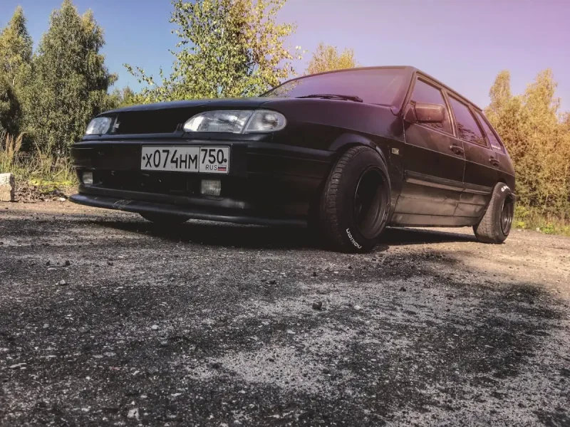 ВАЗ 2114 черная stance
