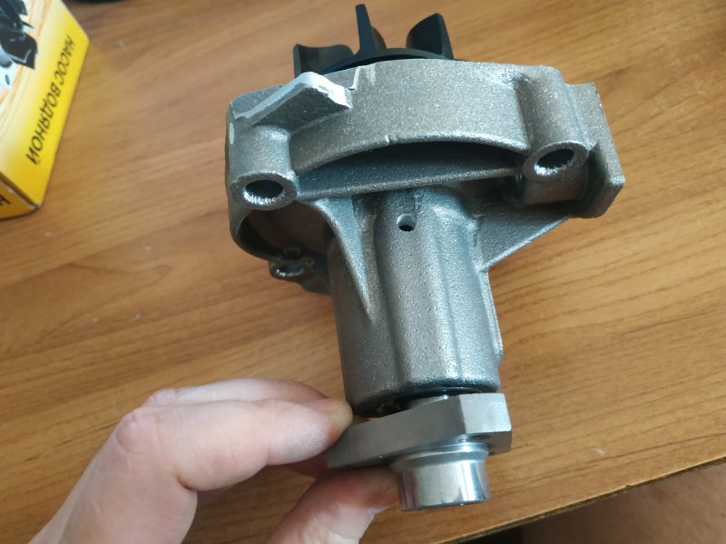 Насос водяной ВАЗ 2170