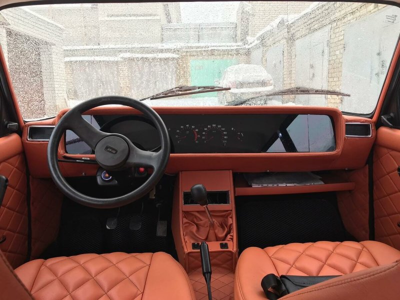 ВАЗ-2107 компакт-кар салон