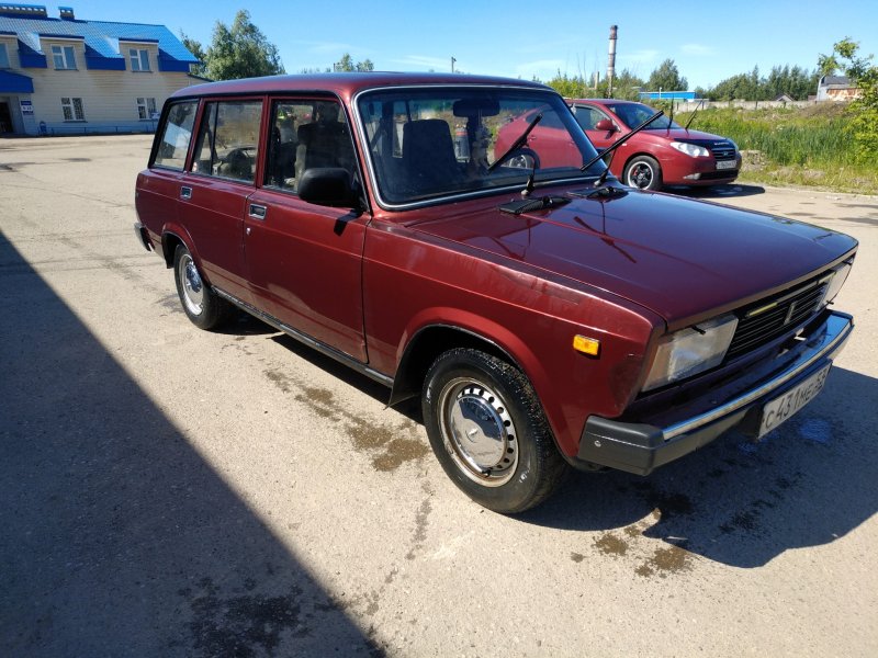 ВАЗ 2105 на колпаках