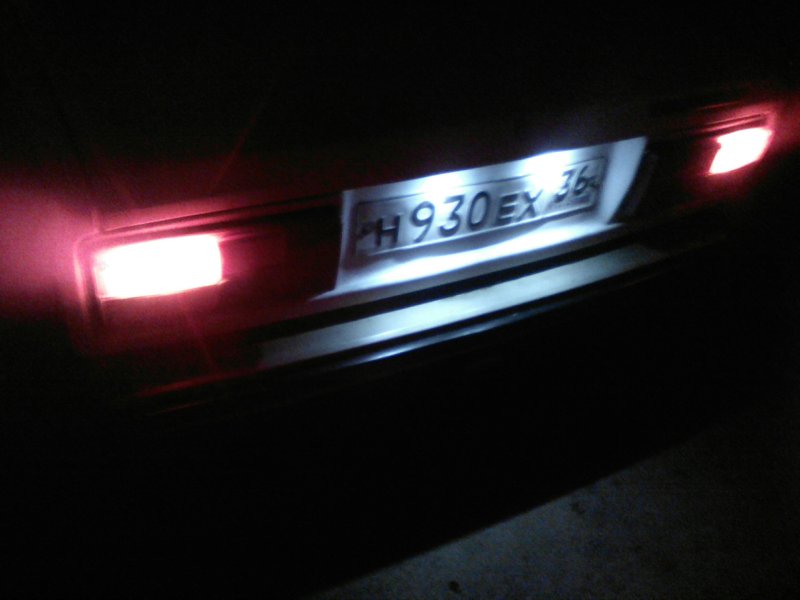 Лампочка в подсветку номера Audi 80