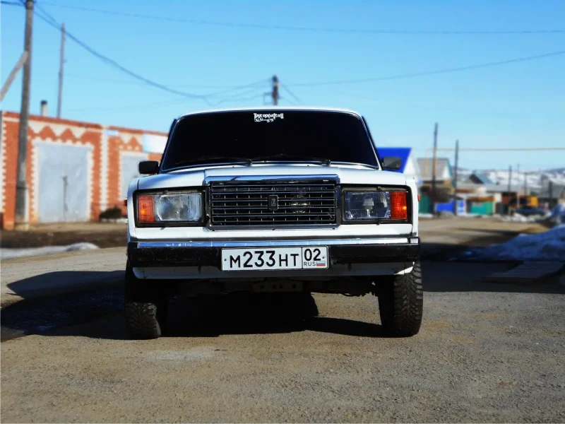 Золотая ВАЗ 2107 AZE Low