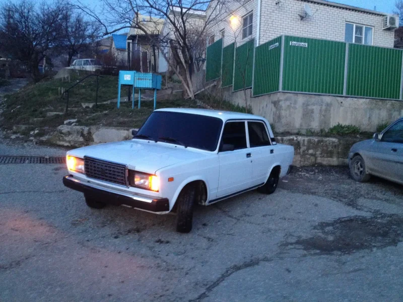 ВАЗ 2107 черная