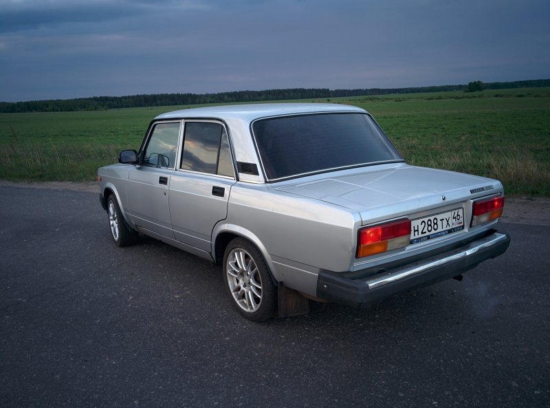 Лада 2107 белая