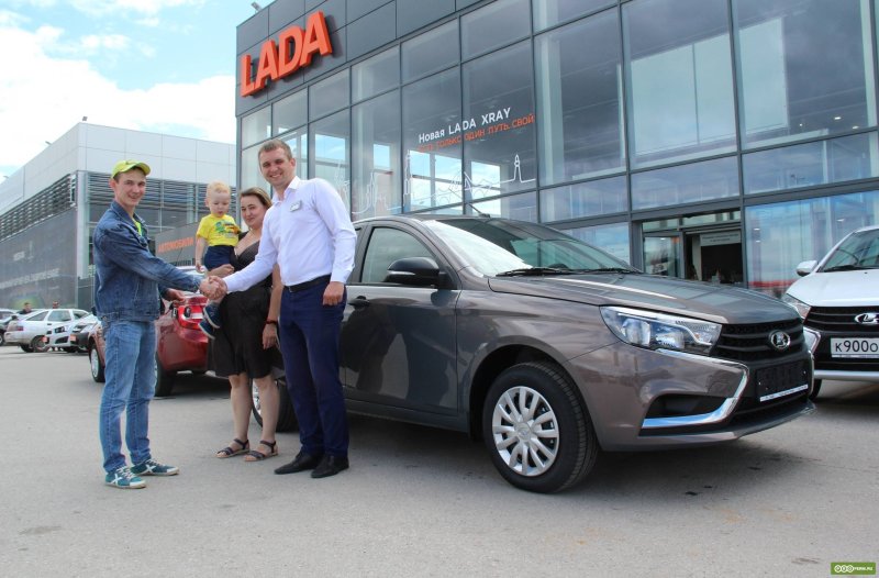 Лада семейный автомобиль