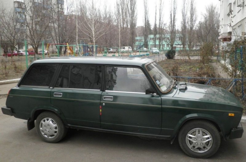 ВАЗ-21043 легковой автомобиль