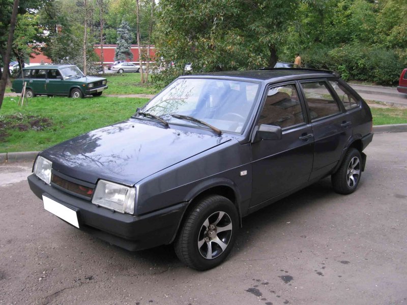 Лада 2108 сбоку