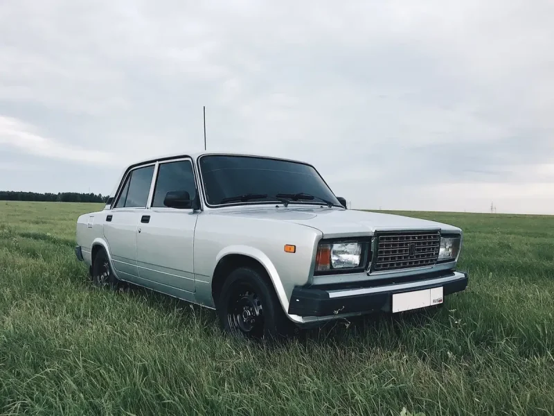 ВАЗ 2107 серебристая