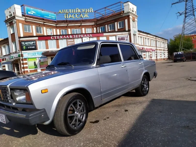 ВАЗ 2107 серебряная