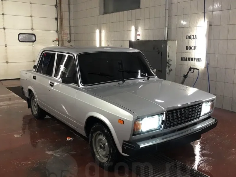 ВАЗ 2107 серебристая опер