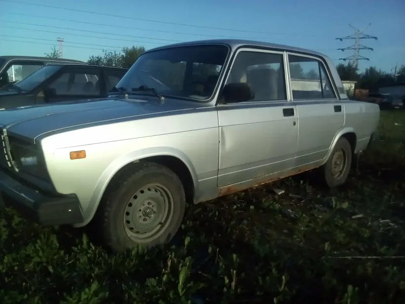ВАЗ 2107 серебристый металлик