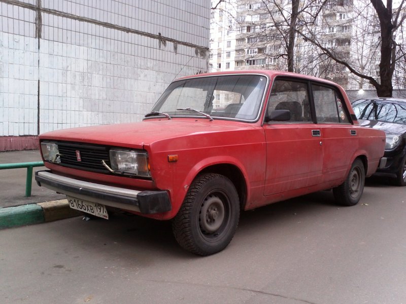 Lada 2105 красная