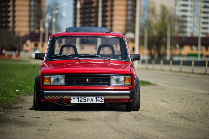 ВАЗ 2105 1990 красный