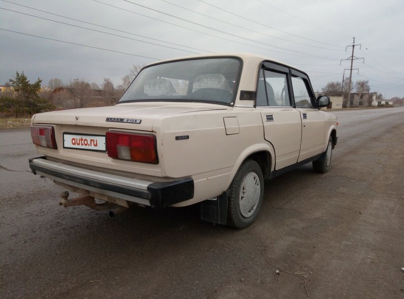 ВАЗ 2105 бежевая