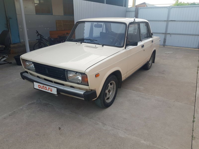 ВАЗ 2105, 1996 бежевая