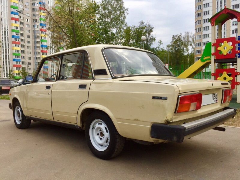 ВАЗ 2105 бежевый цвет