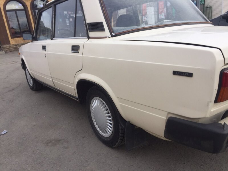 Лада 2105 бежевая