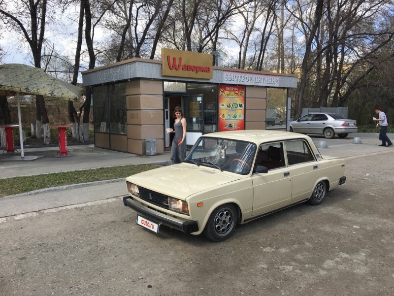 ВАЗ 2105 бежевая