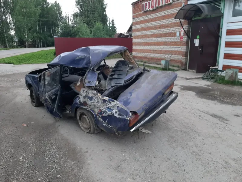 ВАЗ 2107 В кювете ночью летом