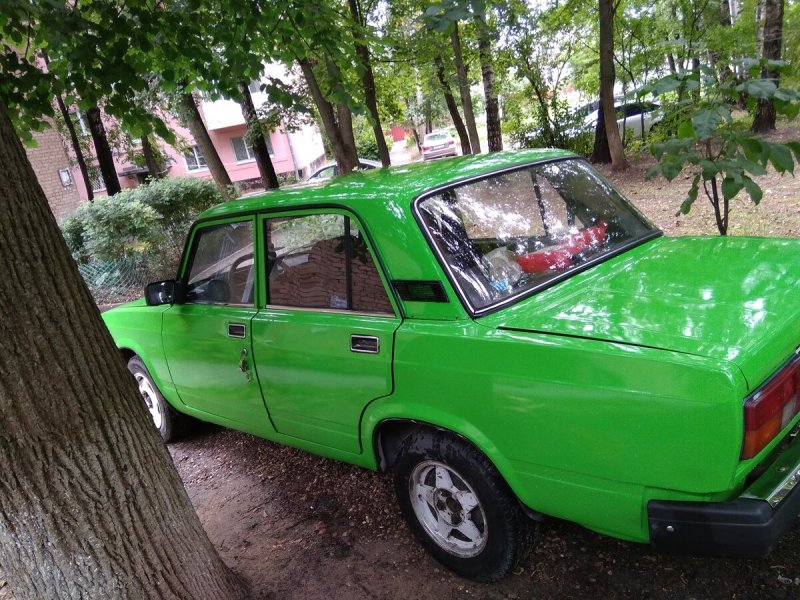 ВАЗ 2105 тёмно зелёная
