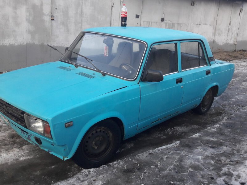 ВАЗ-2105 седан голубая