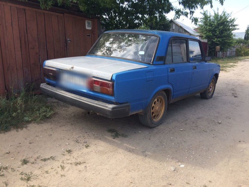 ВАЗ 2105 голубая