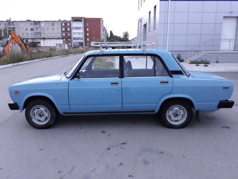 ВАЗ 2105 голубая