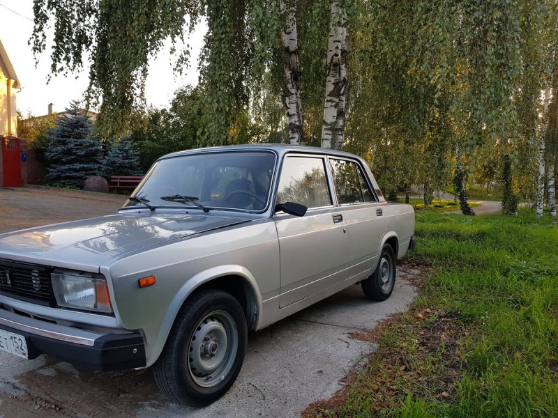 ВАЗ 2105 серебристая
