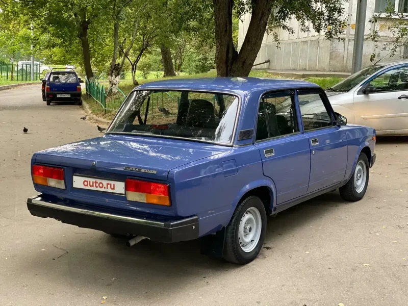 ВАЗ 2107 2007 года синий