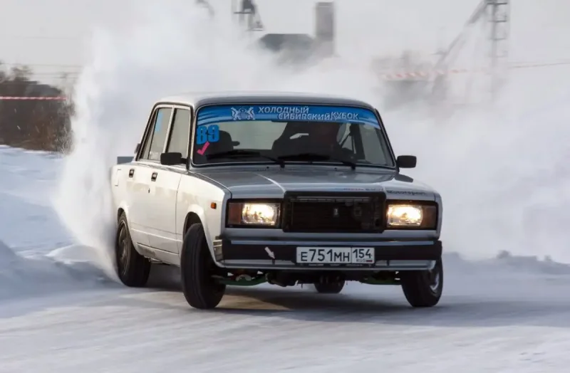 ВАЗ 2107 зимний дрифт