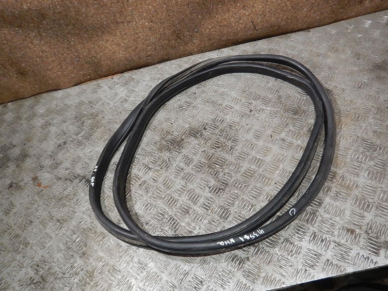 Уплотнитель крышки багажника 2105-5604040-10