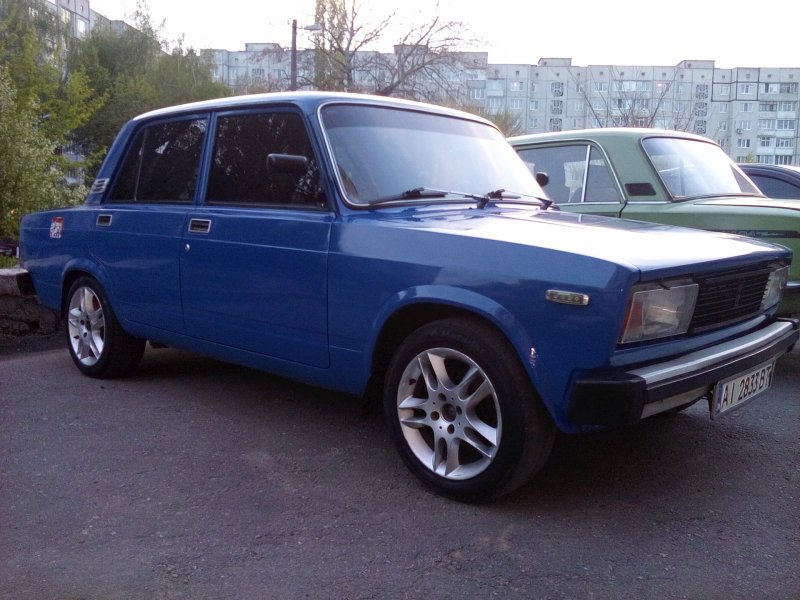 ВАЗ 2105 на колесах r15