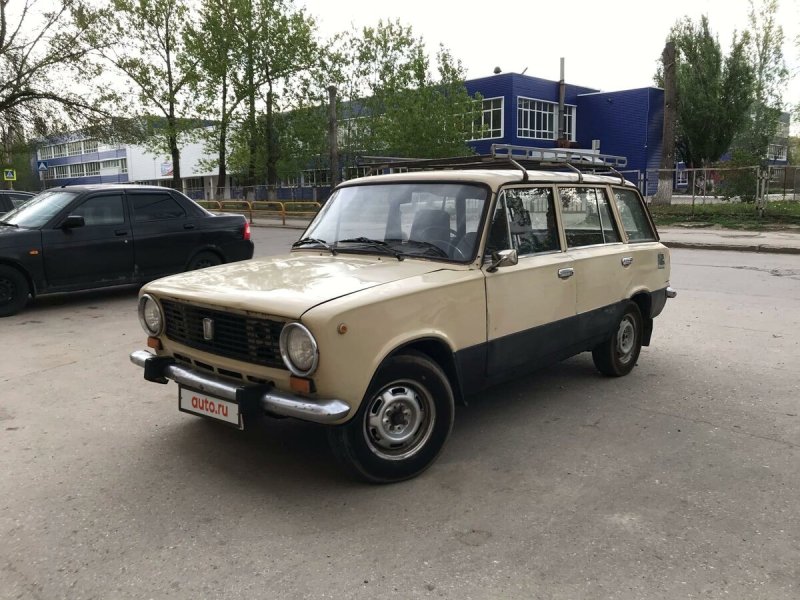 ВАЗ 2102 бежевая
