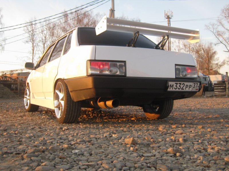 Лада 21099 белая