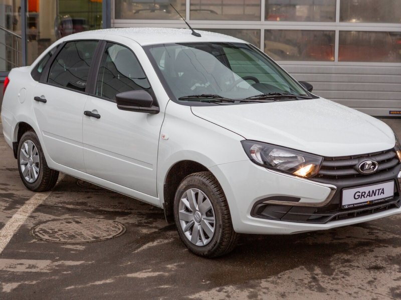 Лада Веста седан 2015 белая