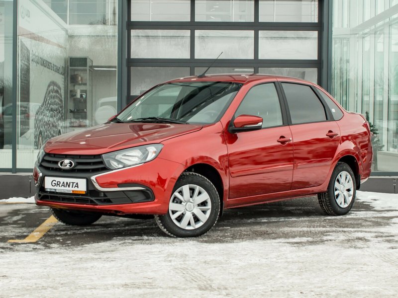 Лада Гранта седан красная 2020