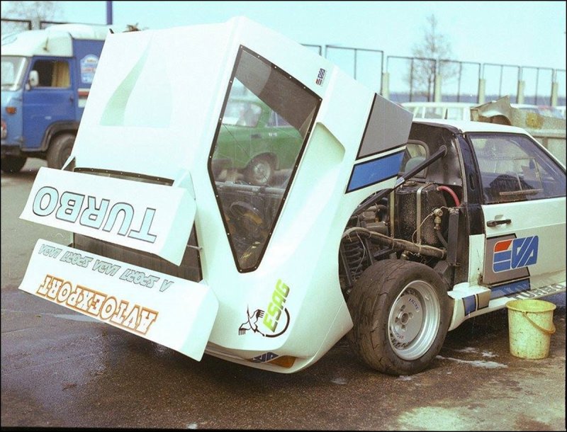 Lada Eva s-Proto