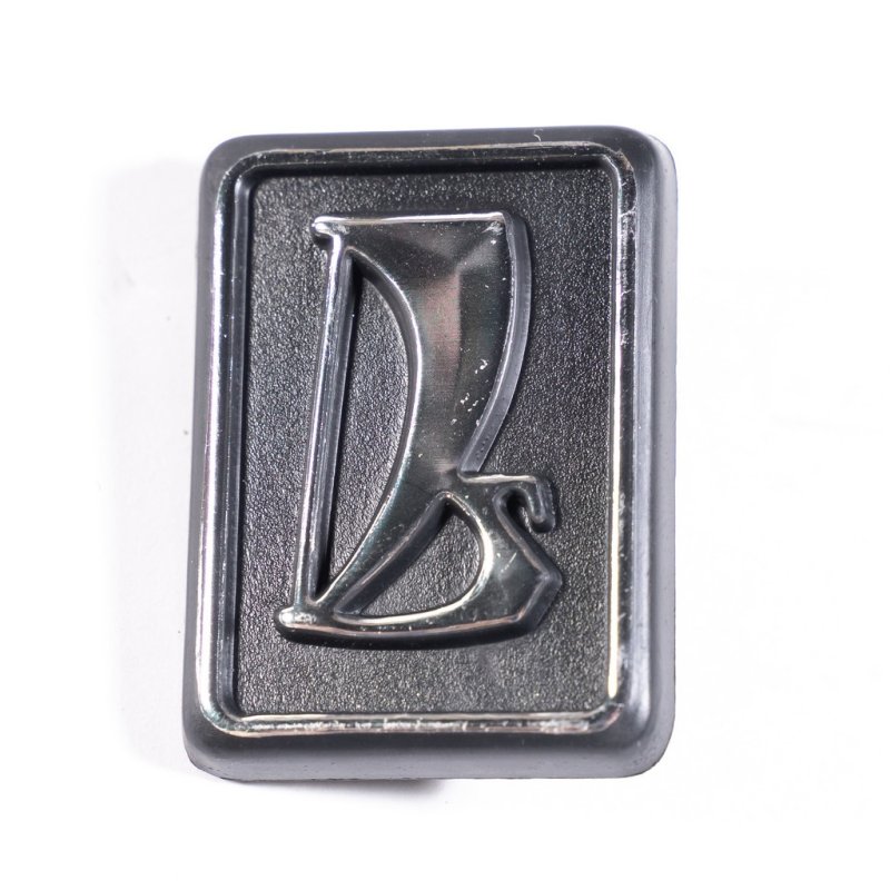 Знак решетки радиатора ВАЗ 2103