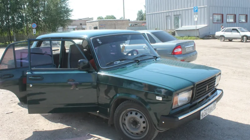 ВАЗ 2107 зелёный металлик